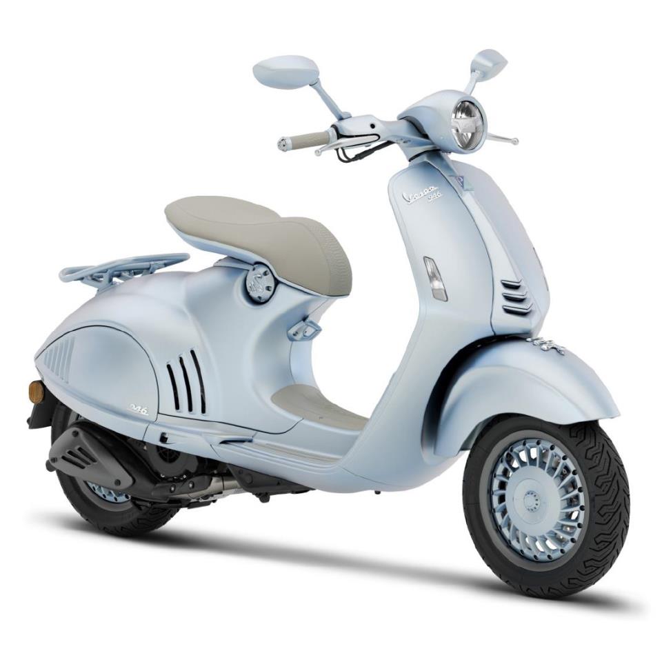 Vespa 946 Snake 125